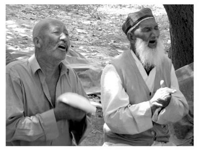 Xinjiang_PRC/Xinjiang_2003/Merkit_DuoClap_BW_V2.jpg